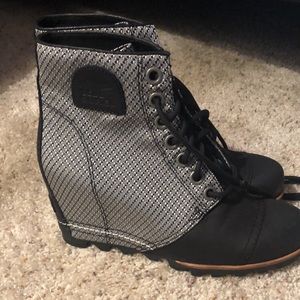 Sorel boots size 8.5